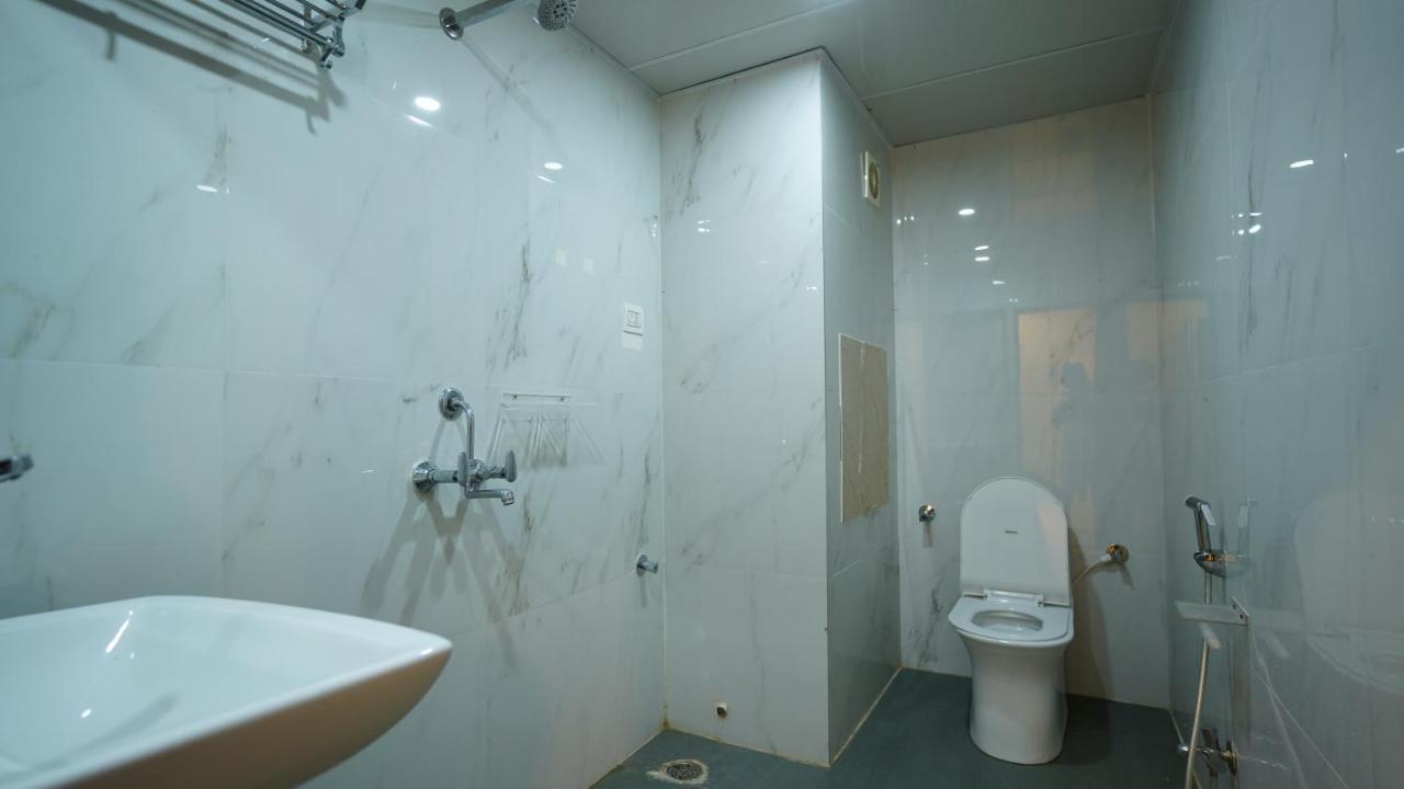New Hotel Suhail Haydarabad Dış mekan fotoğraf