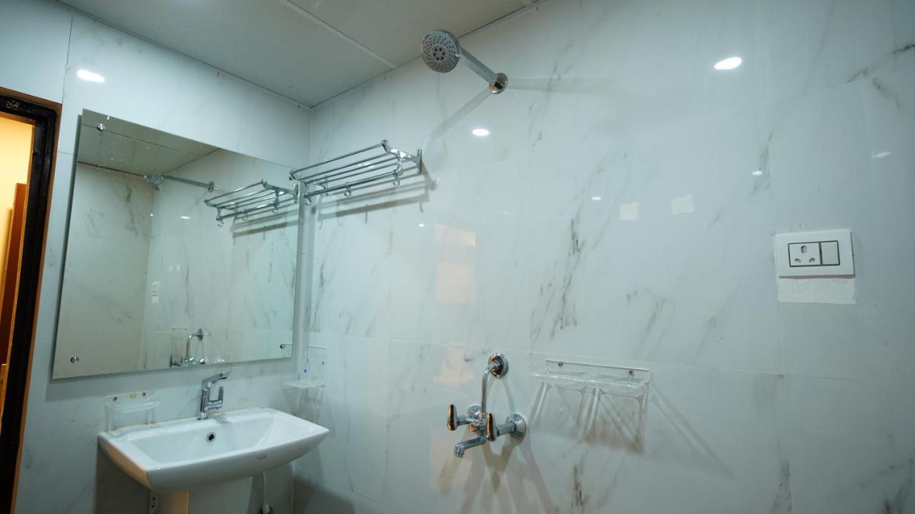 New Hotel Suhail Haydarabad Dış mekan fotoğraf